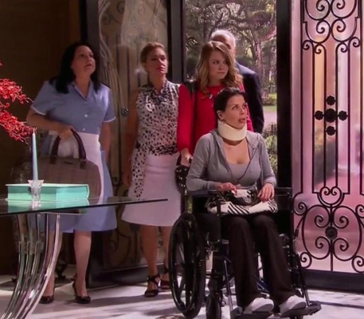 Bárbara sale del hospital y regresa a su casa.