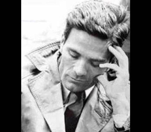 PIER PAOLO PASOLINI: 2 de noviembre de 1975. El director, poeta y escritor italiano murió atropellado varias veces por su propio automóvil cerca de Roma. El adolescente que confesó haberlo asesinato, negó la confesión nueve años después.