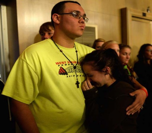 Por otra parte, cientos de personas asistieron a la vigilia se llevó acabo en St. Mary’s Assumption Catholic Church el 18 de abril en la noche.