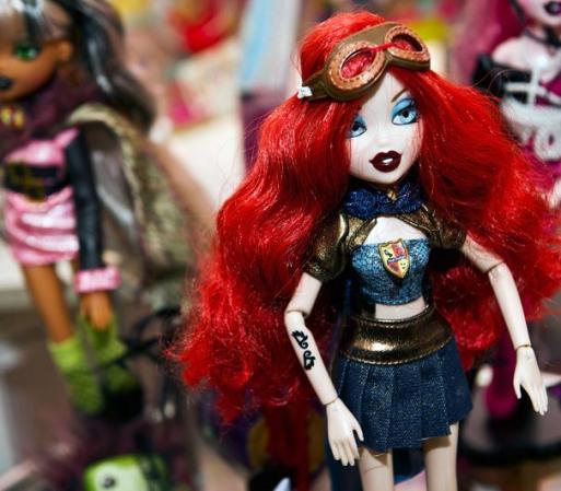Las más recientes generaciones de niñas, podrían haber cambiado su preferencia de “Barbie”, por las más atrevidas “Bratz”
