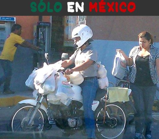 ¡O a este motociclista!