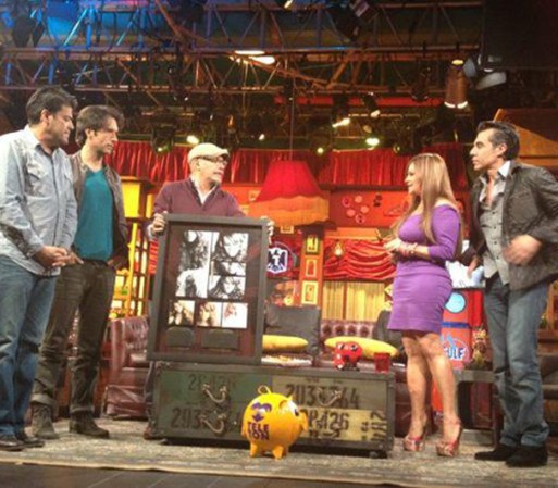 Aquí son los integrantes del programa mexicano "Miembros al Aire".