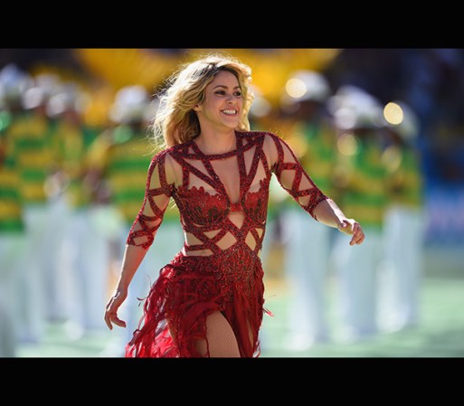 Algo que no hicieron Pitbull, Jennifer López y la brasileña Claudia Leitte durante la ceremonia de apertura y por lo que fueron severamente criticados.