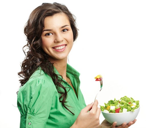 “Las dietas de moda te ayudan a perder peso y no recuperarlo”. La realidad es que las dietas que prometen una pérdida de peso rápida es si estrictamente reduces lo que comes o excluyes ciertos tipos de alimentos, por lo que resultan poco saludables. Algunas pueden ayudarte a perder peso al inicio, pero lo recuperas igual de rápido que lo bajaste.