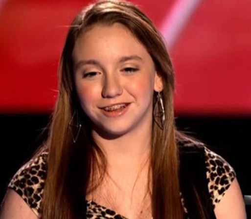 Alexis, de México, cantó “I knew you were in trouble” y los tres jueces apretaron el pulsor por ella. Tras una ardua pelea por tratar de conseguir la voz de Alexis para sus “teams”, el pequeño talento escogió a Paulina.