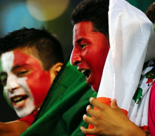 La bandera actual fue oficialmente adoptada en 1968, pero el diseño general ha sido usado desde 1821 cuando la Primera Bandera Nacional fue creada.