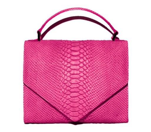 Juvenil y moderno, el "Triangle Bag" de Emily Cho es uno de los atractivos principales esta temporada de otoño. Están disponibles en emily-cho.com por $595.