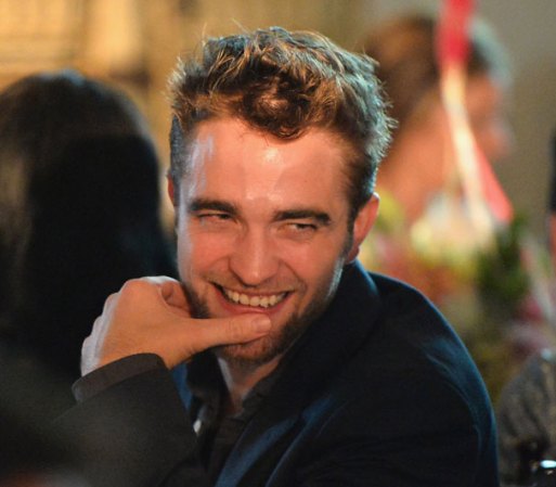 Robert Pattinson: personas que han trabajado con el, han declarado que el actor no acostumbra bañarse seguido.