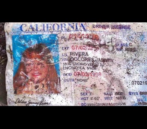 9 DE DICIEMBRE, 2012.- Así quedó la licencia de conducir de Jenni Rivera tras el trágico avionazo en el que perdió la vida.