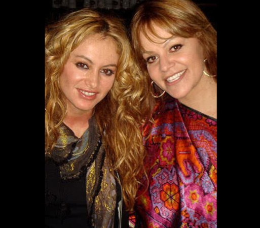 Paulina Rubio, su compañera en "La Voz de México" era una de las más consternadas con la tragedia.