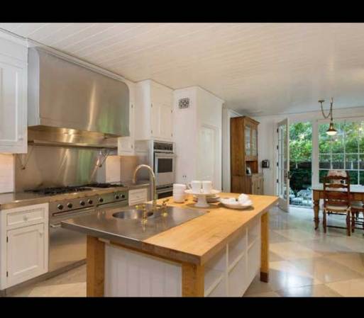 En esta casa, Jessica Simpson vivió feliz con sus seres queridos.