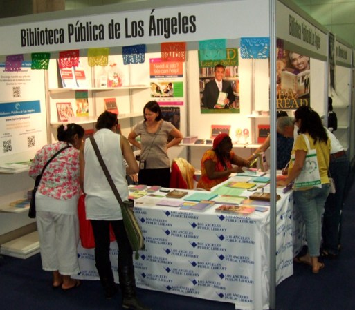 Las bibliotecas de Los Angeles también hicieron acto de presencia en la feria y fue uno de los puestos mas visitado por el público.