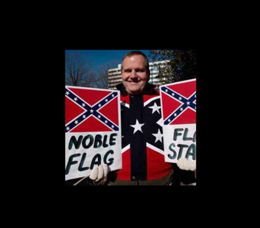 League of the South. Grupo que promulga una segunda secesión y dice que el país debe estar manejado por los europeo-americanos. Su base está en La Porte, al sureste de Texas.