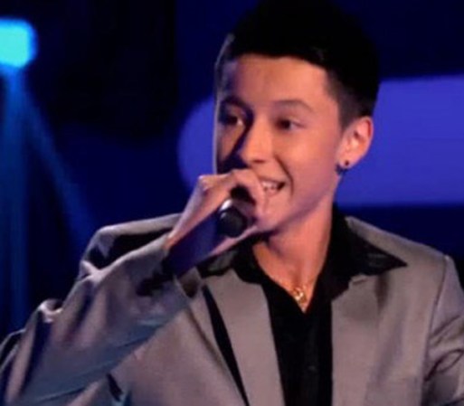 Ryan de San Antonio, Texas cantó “Ella pa´lla”. Los tres jueces se voltearon, pero él escogió a Prince Royce.