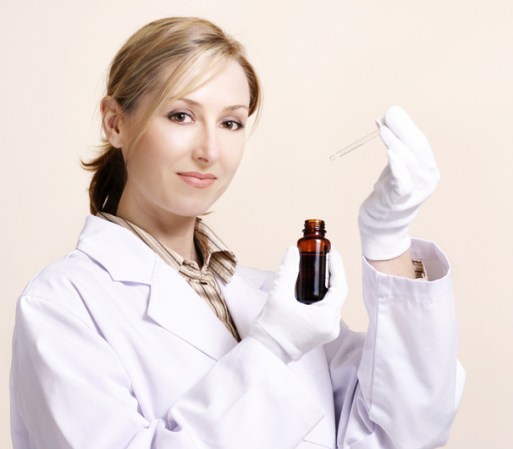 Debido a que están vendidos como suplementos dietéticos (no medicamentos), no necesitan la aprobación de la FDA. Esto significa que los fabricantes no tienen que probar que funcionan. Pero lo cierto es que muchas personas han dejado de fumar gracias a esta medicina alternativa.