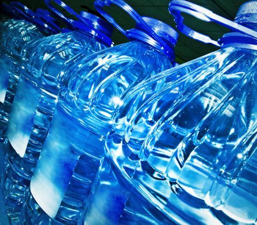 ¿Qué se puede hacer antes de que se corte la energía para estar preparados? Muchas cosas. Por empezar, tener almacenada una buena cantidad de agua para tu familia y mascotas.
