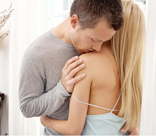 "Olía de maravilla". ¿Quién puede negar el poder de un perfume excitante que se adapta perfectamente a quien lo lleva?