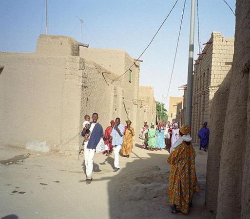 "Tombuctú es una ciudad emblemática del Islam africano, lugar mítico como centro comercial y residencia de sabios, llamada 'la ciudad de los 333 santos', explica el profesor Antonio Momplet Míguez.