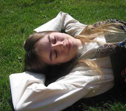 Date un descanso. Tomarte uno o dos días libres de ejercicio a la semana , no sólo te ayudará a despejarte y volver con nuevos bríos, sino que es recomendable para un buen rendimiento físico.