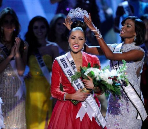 Olivia Culpo, representante de Estados Unidos, se convirtió en Miss Universo 2012 y fue coronada por su antecesora, Leila Lopes.