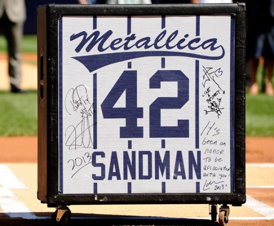 El reelevista panameño, Mariano Rivera, fue homenajeado por todo lo alto en el estadio de los Yankees de Nueva York, en vista de su última temporada en las grandes ligas.