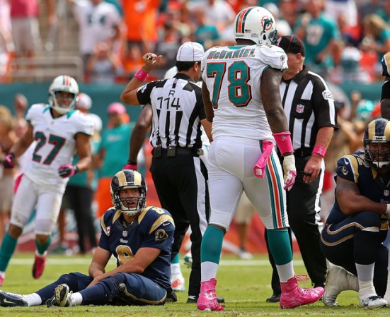 Los Miami Dolphins impusieron su potencia ante los Rams de Saint Louis, con una victoria 17-14.