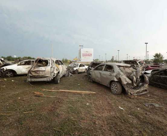 El estado de Oklahoma está de luto tras el paso de un descomunal sistema de tornados que ha costado decenas de vidas.