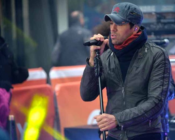 Enrique Iglesias subió la temperatura de sus fans.
