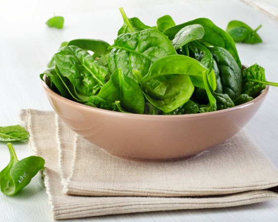 Espinaca.- Rica en antioxidantes y excelente preventivo para el cáncer de próstata.