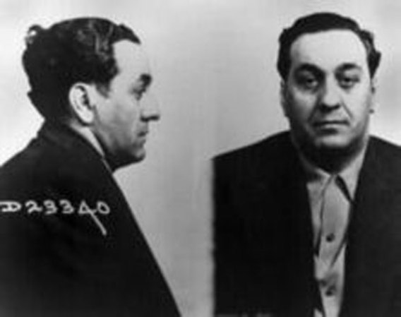 Antonino Joseph Accardo comenzó a despuntar tras la muerte de Nitti y llegó a controlar el "Outfit¨con mano de hierro.