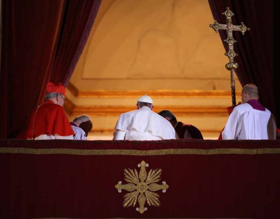 El cardenal argentino, quien recibió la púrpura de manos de Juan Pablo II el 21 de febrero de 2001, es miembro de la Congregación para el Culto Divino y la Disciplina de los Sacramentos, del Consejo Pontificio por la Familia y de la Comisión Pontificia por América Latina.