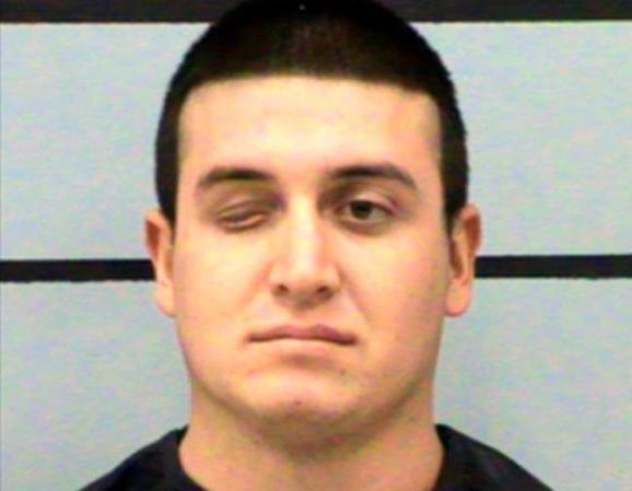 Damián Aceves-Vega fue arrestado el 09/03/2013 en la región Midland, Texas, debido a una orden federal de detención:<br /><br />HOLD FOR US MARSHAL