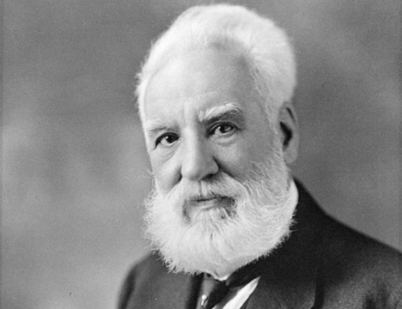 El octavo nombre más popular para los varones fue Alexander , como el del inventor Alexander Graham Bell.