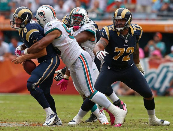 Los Miami Dolphins impusieron su potencia ante los Rams de Saint Louis, con una victoria 17-14.