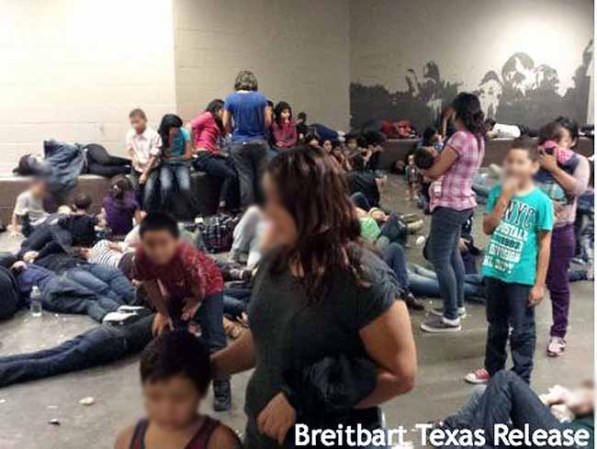 Esta tarde Doug Mosier, representante de la agencia fronteriza en El Paso, declaró en un comunicado de prensa, “Por el momento CBP no ha divulgado oficialmente ninguna foto en un esfuerzo por proteger los derechos y privacidad de menores no acompañados que están bajo nuestro cuidado”.