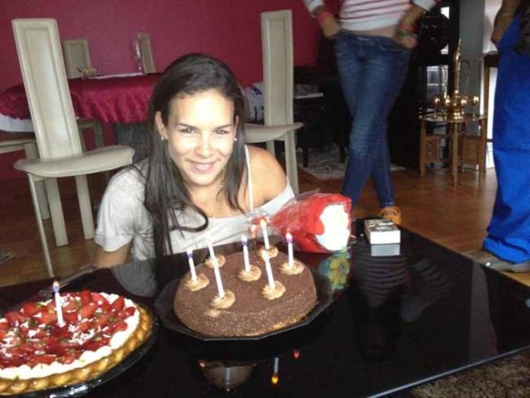 No hay duda que Alejandra es toda una belleza latina que confirma la regla de las venezolanas.