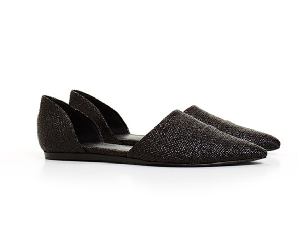 Sandalias planas de Jenni Kayne Raffa D´Orsay. Disponibles en jennikayne.com, $495.