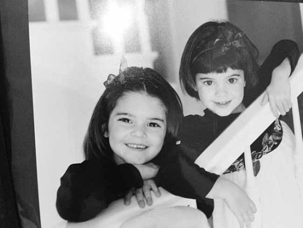 Las hermanas Kendall y Kylie Jenner cuando eran niñas.
