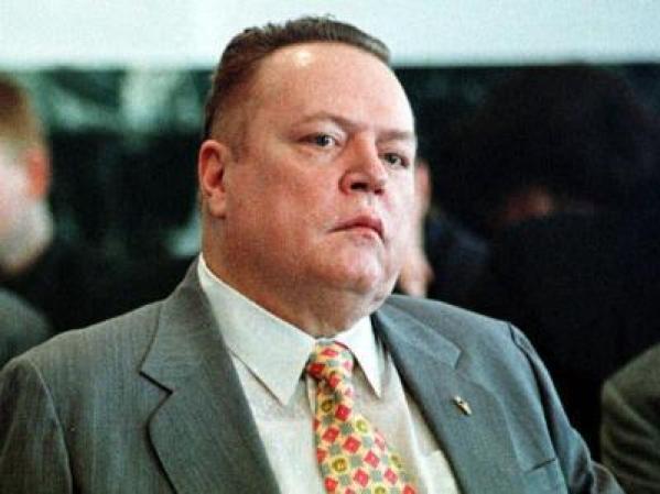Larry Flynt: editore de revistas, pornógrafo.