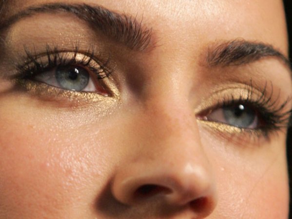 Sus ojos, arrasadores, han sido tal vez su arma más poderosa en una carrera que recién está comenzando.