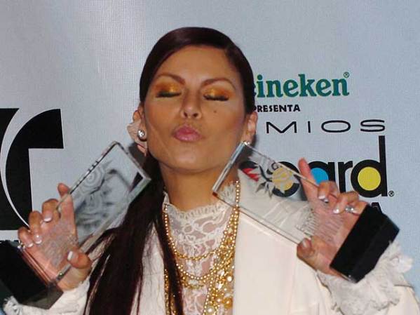 Ganadora de dos Billboard, en abril del 2006. Por dos años consecutivos fue escogida como el “Rostro más bello de la televisión Puertorriqueña”, por los lectores de la conocida revista TV-Guia de Puerto Rico.