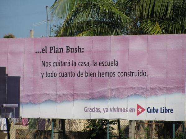 cartel en frente a la terminal #2 en la habana . <br /><br /> ¿Tienes fotos como esta? Quieres compartirlas? Hazlo aquí <br />