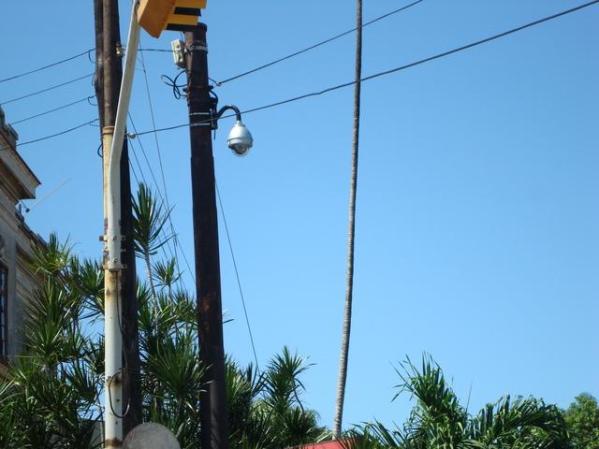Camaras. No hay dinero para el pueblo pero si para vigilar. <br /><br /> ¿Tienes fotos como esta? Quieres compartirlas? Hazlo aquí <br />