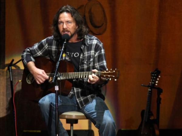 Eddie Vedder: Canta-autor de la banda de rock Pearl Jam.
