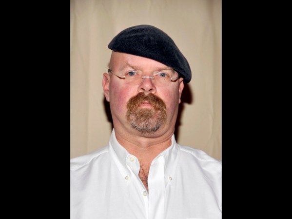 Jamie Hyneman: del popular programa "Mythbusters" en el que se desmienten mitos.