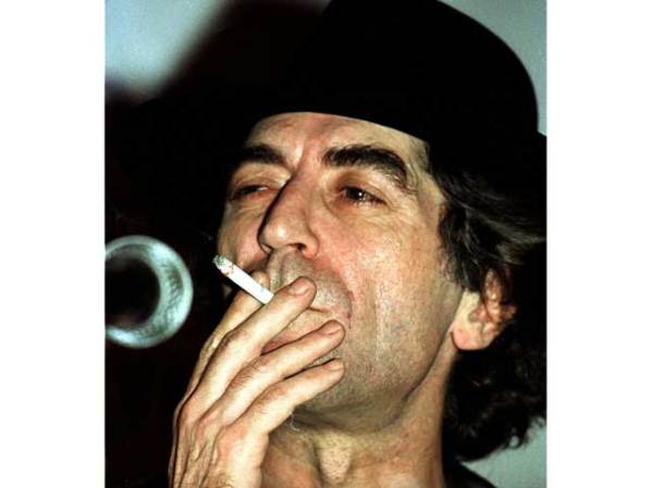 Joaquín Sabina: el compositor y cantante español saborea lo que le gusta.