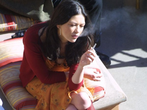 Catherine Zeta Jones, linda haga lo que haga.