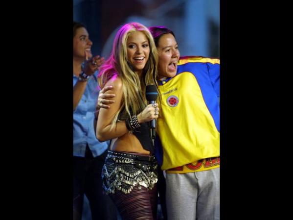 A pesar de una exigente carrera como intérprete, Shakira siempre se ha sentido responsable hacia los niños de su natal Colombia.