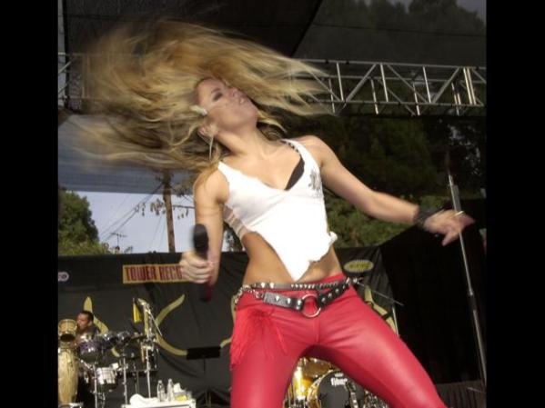 Esta no es la primera vez que Shakira obtiene un Grammy ya que en el 2000 fue reconocida como mejor artista pop latino por el disco "Shakira: MTV Unplugged"
