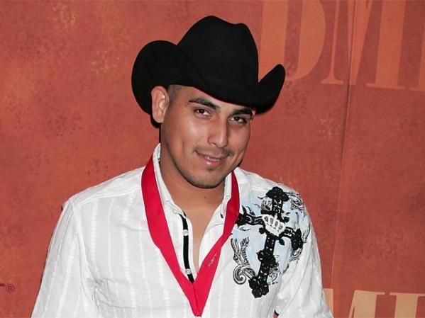 Y ahora sí. El ganador de la categoría de "El Más Guapo" de los Premios de la Radio, 2009.